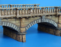 Straßenbrücke